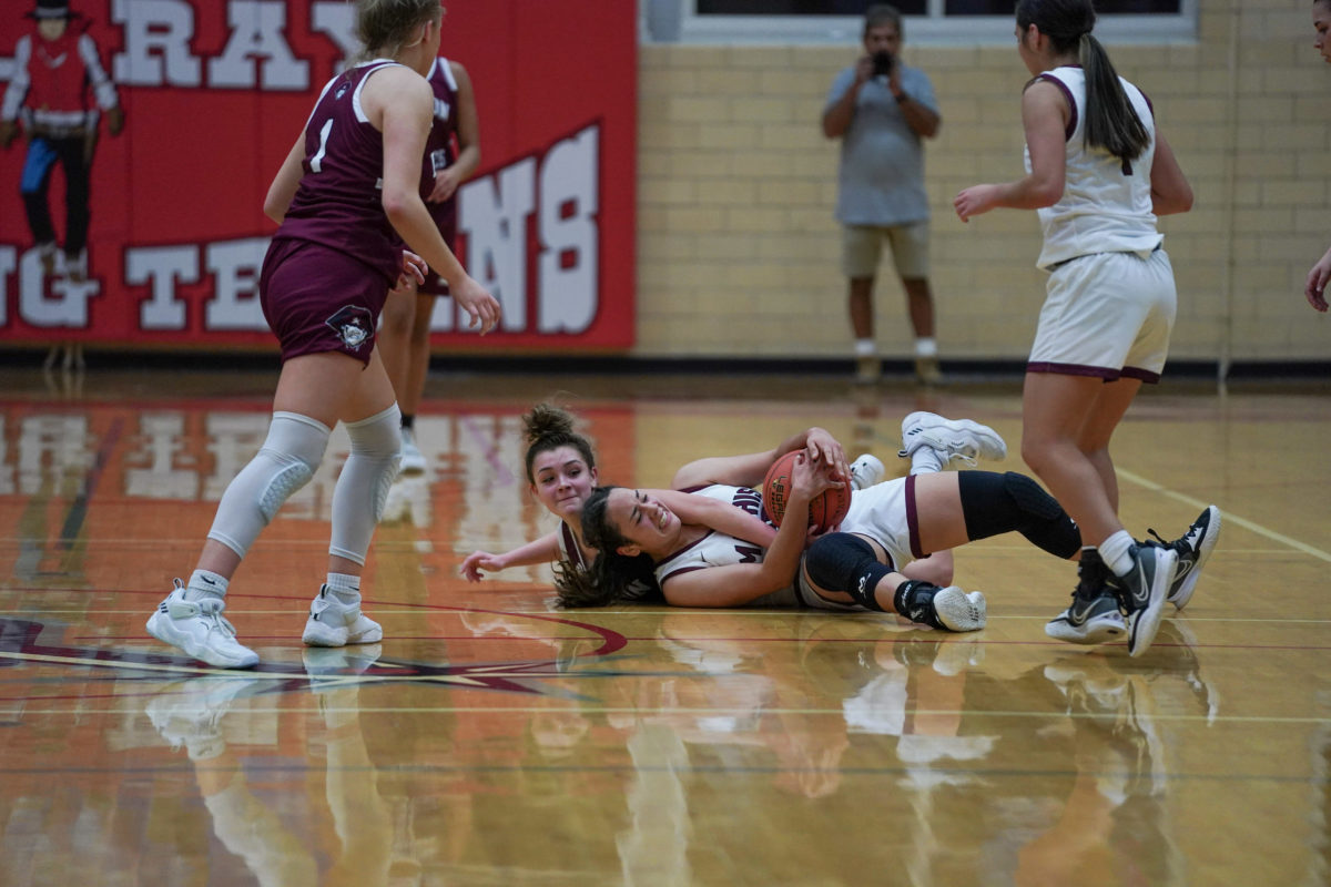 mathis-london-girls-basketball-playoffs00041